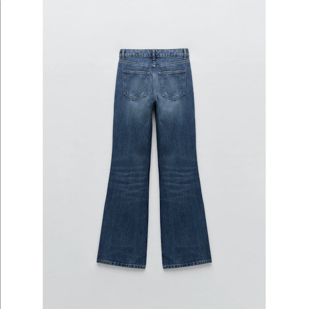Zara REGULAR-LENGTH FLARED JEANS - Picture 4 of 7